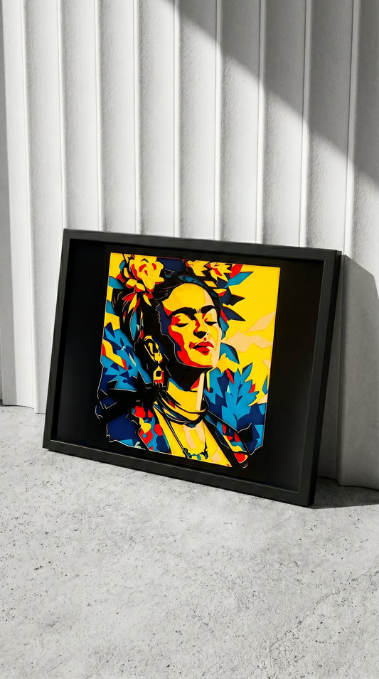 3D Shadow Box pop art portret žene sa cvećem u kosi – crni okvir, žuta pozadina