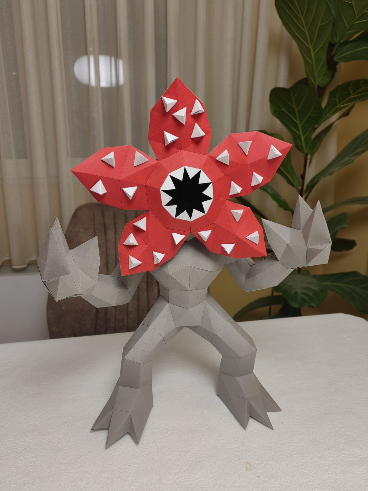 Demogorgon low poly figura ručni rad Stranger Things dekoracija