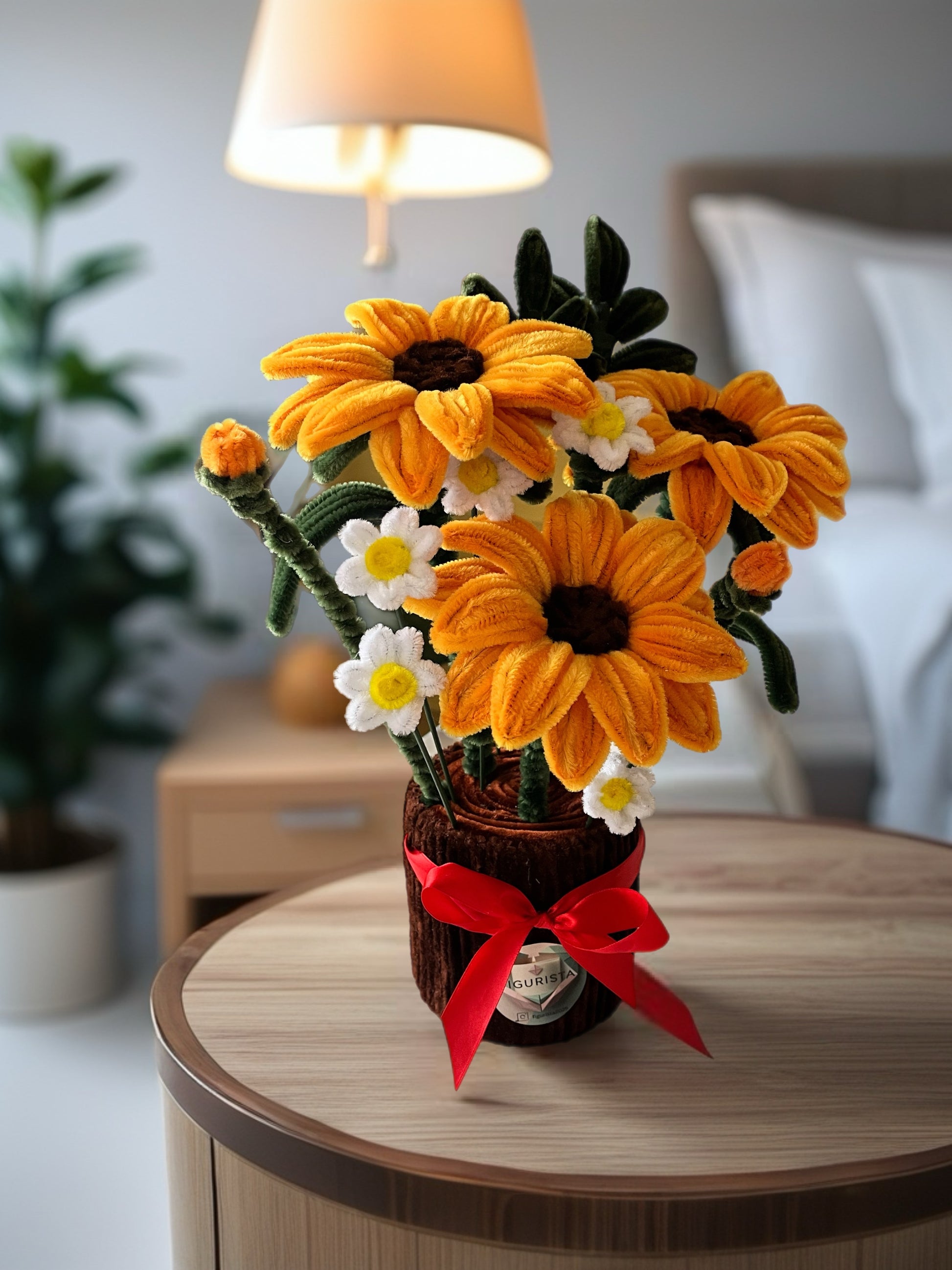 Plišano-žičani buket suncokreta sa margaretama, dekoracija za spavaću sobu