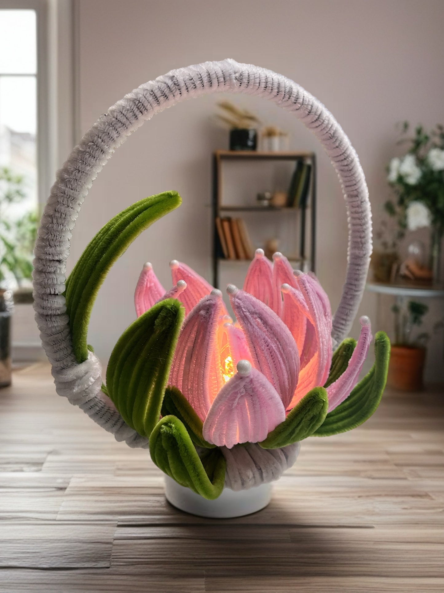 Plišani lotos sa uključenim LED osvetljenjem, topla svetlost